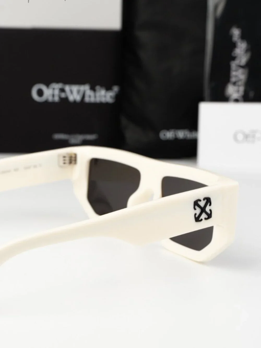 Off-White Women Sunglasses White Grey Rectangle OERI13F 0107 NEW AUTHENTIC